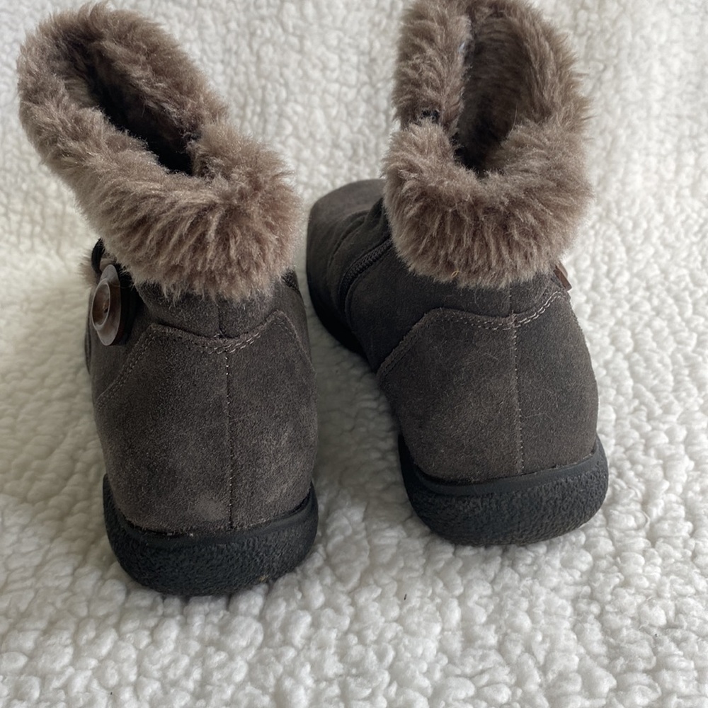 Booties. Trendsetter. Size 8. - Picture 5 of 5